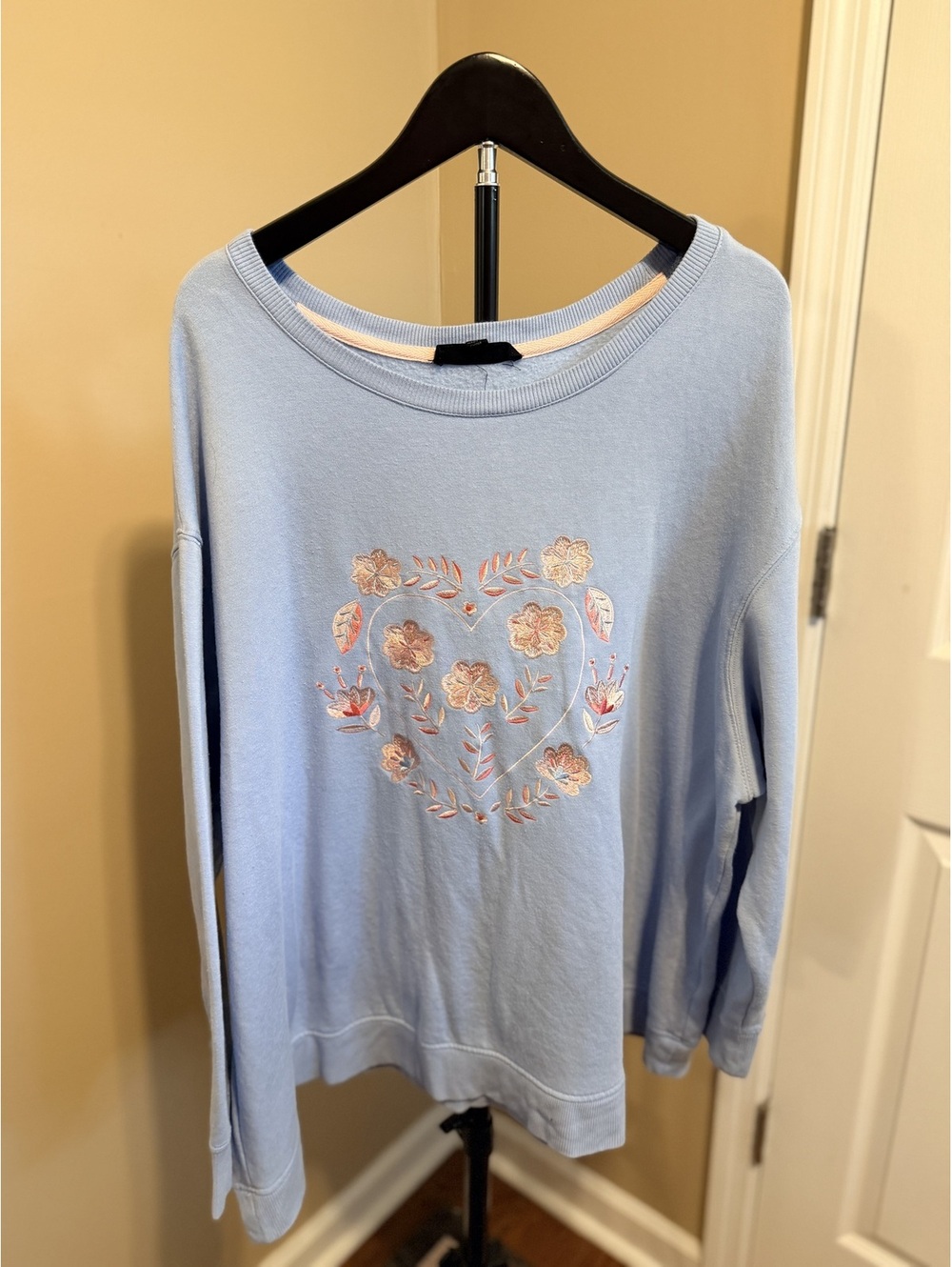 Lane + Delancey Blue Embroidered Floral Sweatshirt 3X